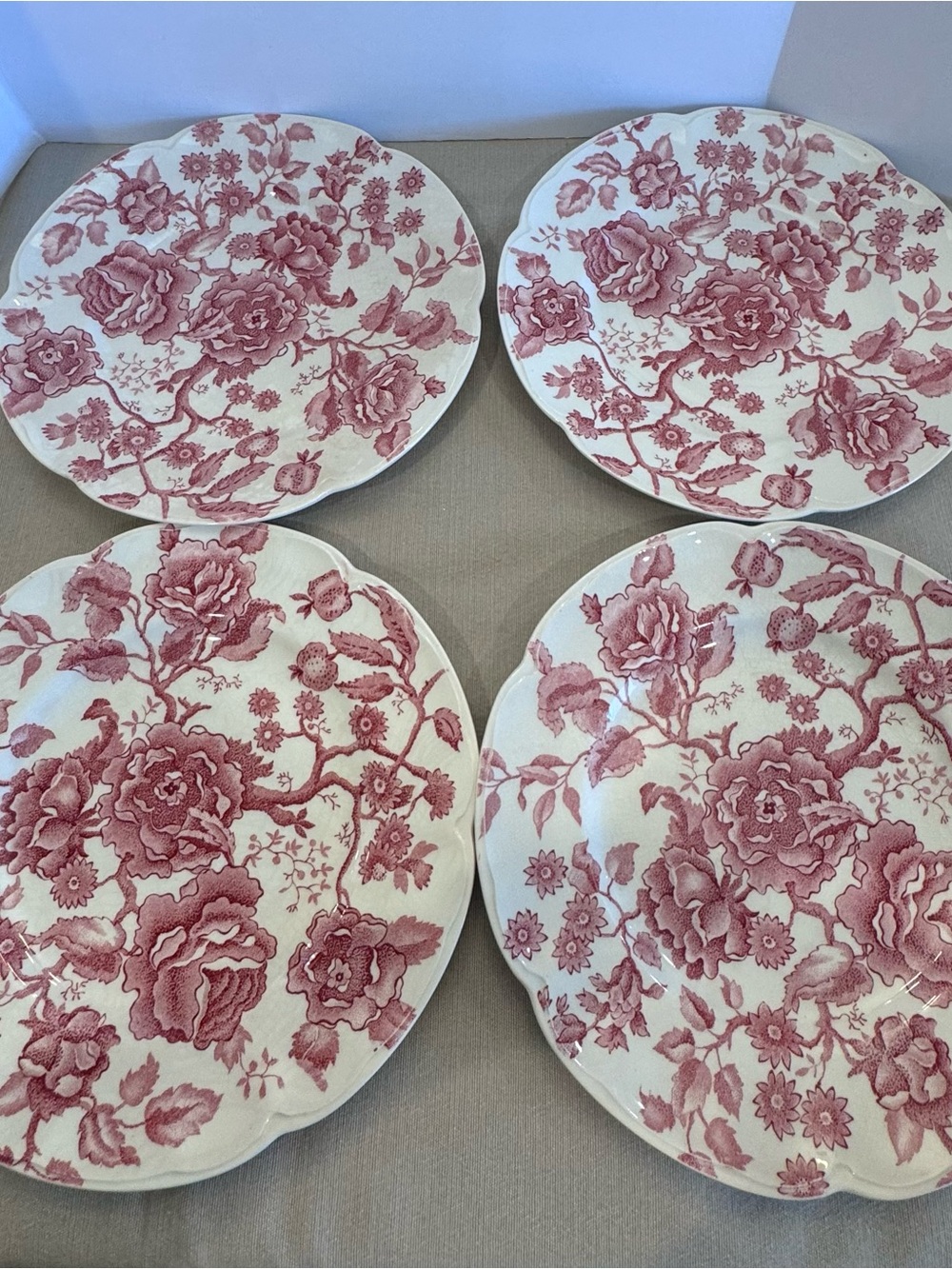 Vintage Johnson Brothers English Chippendale Red 10" Dinner Plates Set of 4